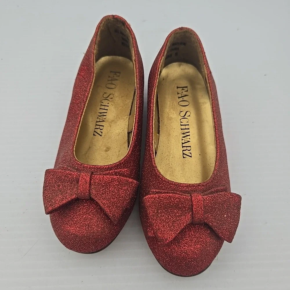 FAO Schwarz Dorothy's RUBY SLIPPERS JUDY GARLAND Wizard of‎ Oz ~ Kid Size 8